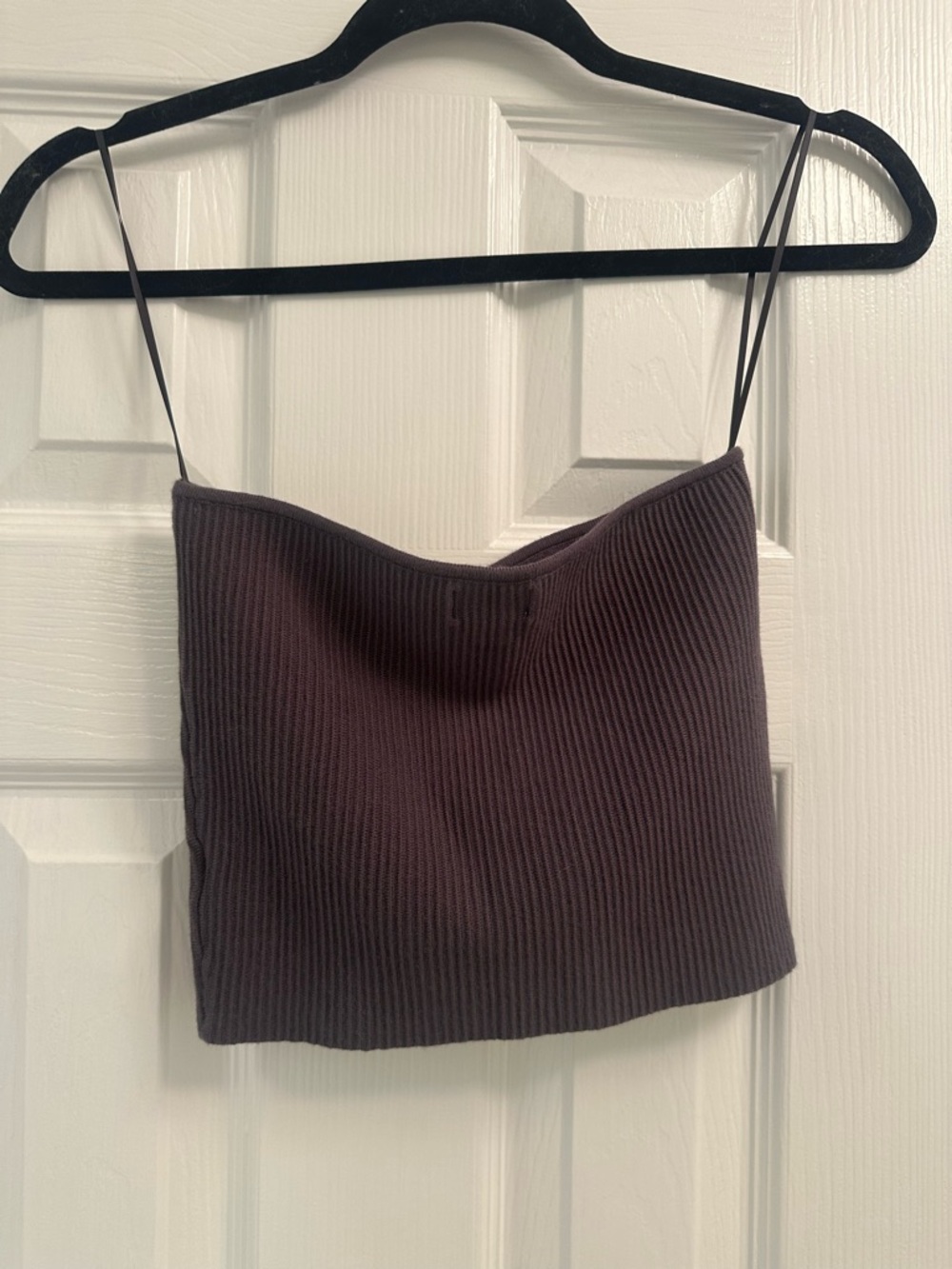 La Hearts Ribbed Crop Top in Dark Grey